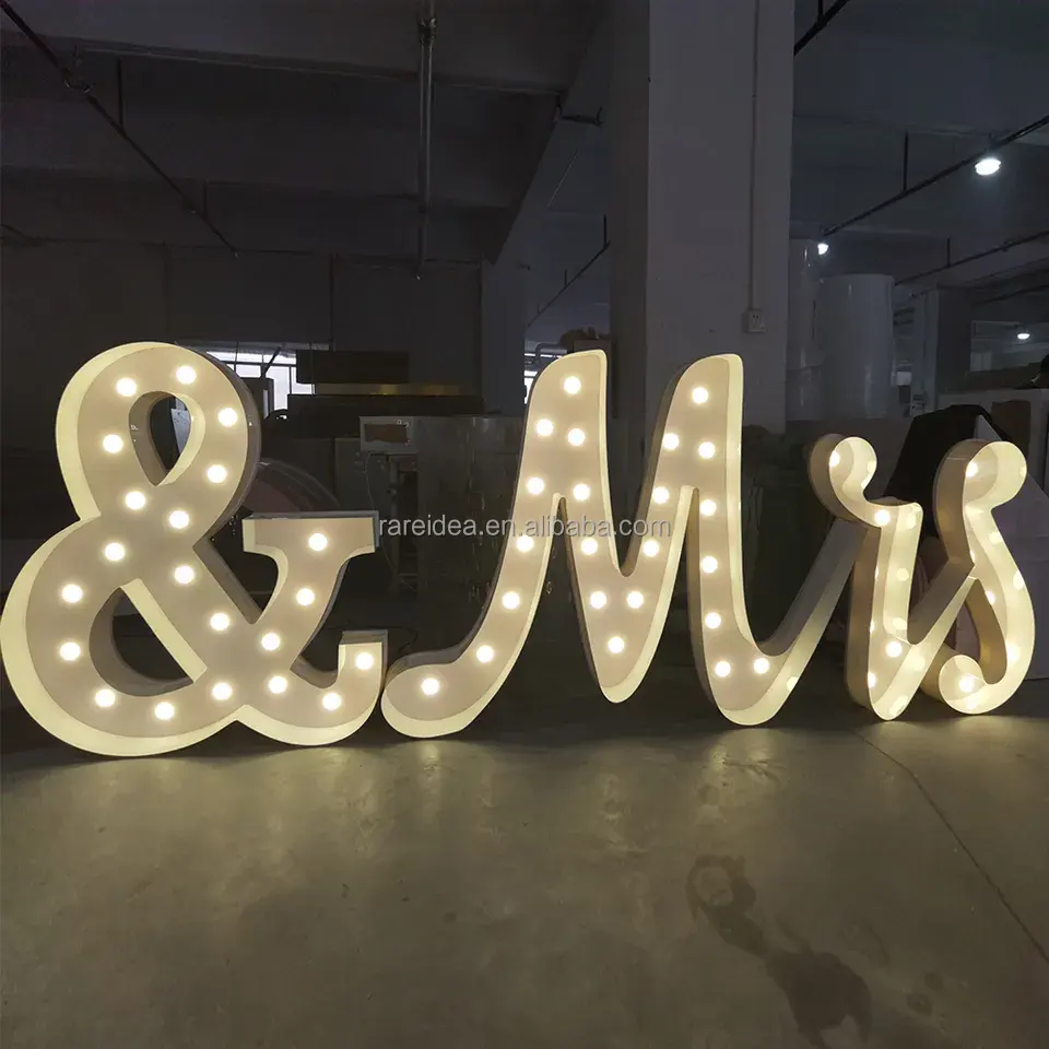 Hot bán đám cưới trang trí sân khấu Mr & Mrs marquee chữ dẫn đèn