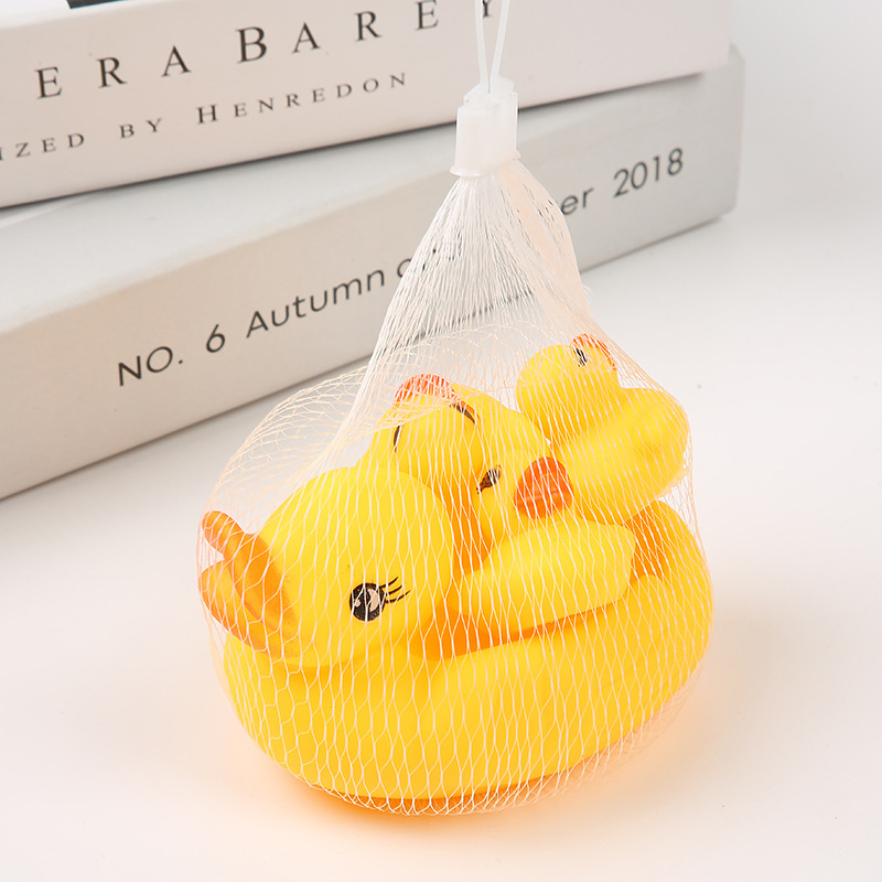 Mère canard petite taille un grand trois petits (mère canard 9,5 cm)