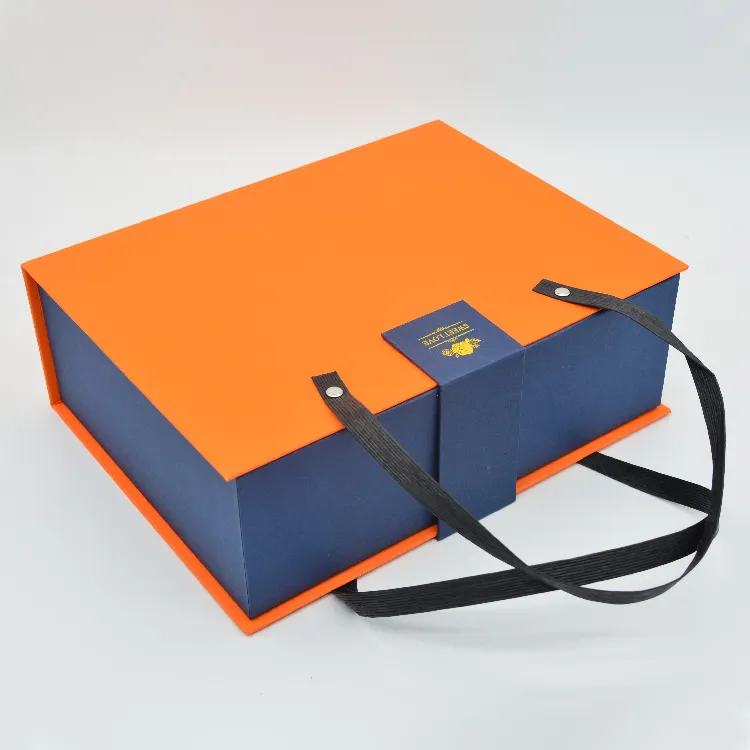 Kotak Paket Kustom Pabrik dengan Pegangan Kotak Tas untuk Hadiah Pakaian Kotak Kardus Mewah