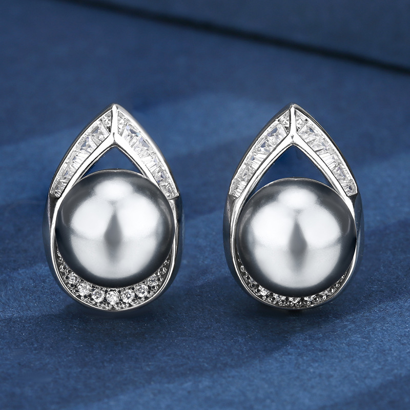 Boucles d'oreilles à perles gris platine