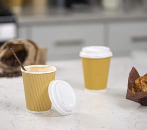 可生物降解的塑料盖子三层隔热一次性纸杯的咖啡店