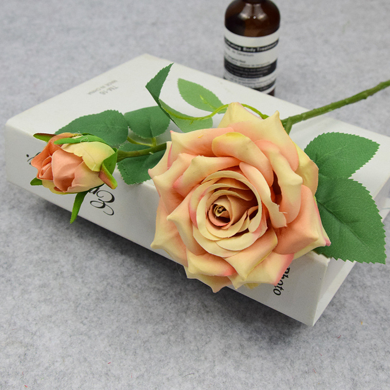 2 rose a ramo corto - 1 champagne intenso