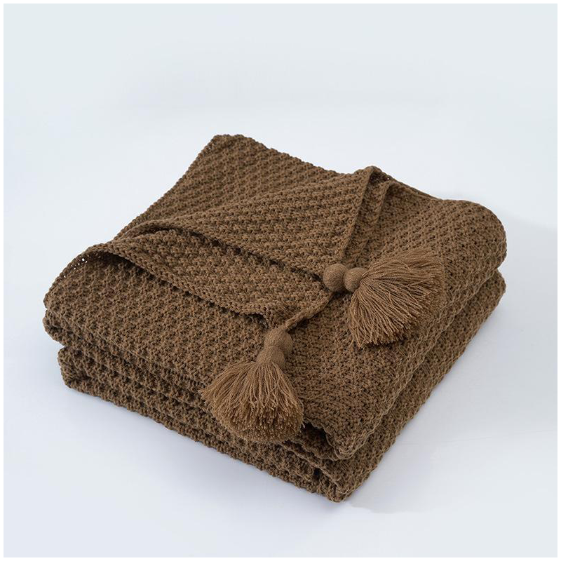 Marron avec pompon