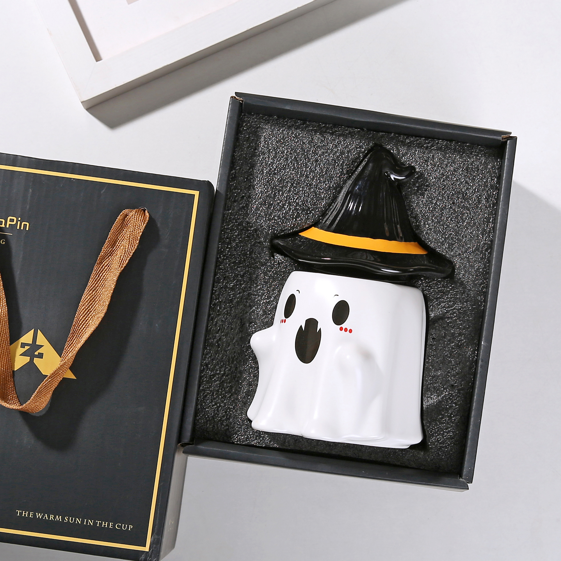 Blanco con caja de regalo