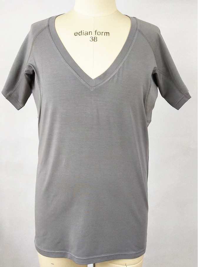 เสื้อผู้ชาย คอวีลึก สีเทา