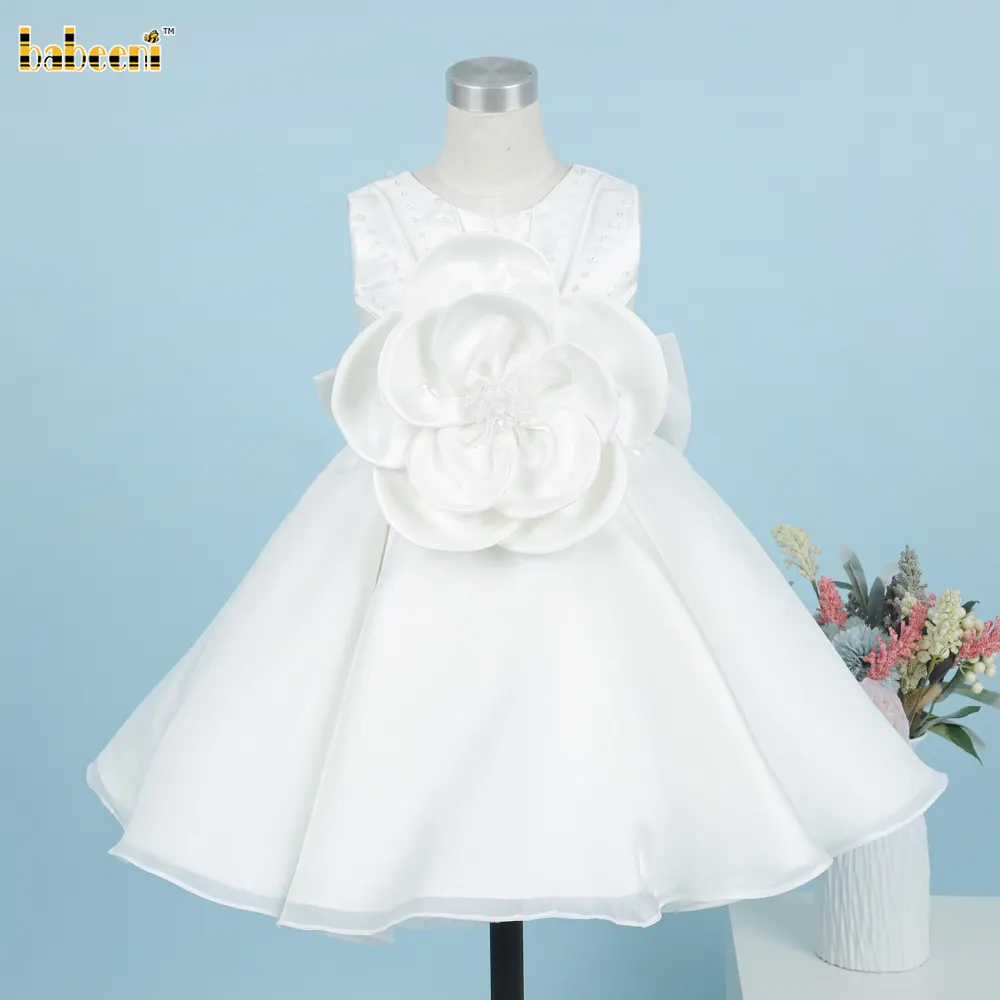 ホワイトOEM ODMキッズスモックベビードレススモックガールドレスキッズ服卸売の女の子ベルト付きドレス-DR3799