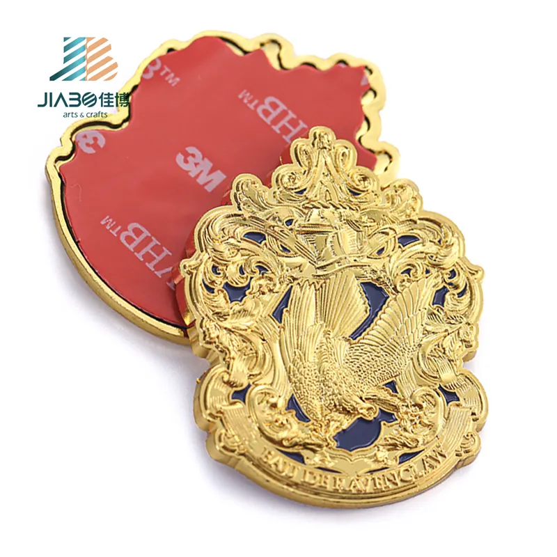 Free Art Design personalizzato in lega di zinco 3D saudita placcato oro emblema in metallo Eagle Logo Pins adesivi per Badge auto