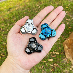 Thép không gỉ chính xác sản xuất chất lượng cao Tri-Spinner Fidget đồ chơi bay kim loại ngón tay Spinner Fidget Spinner - Product Image 2