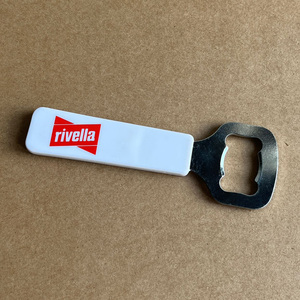 באיכות גבוהה פלסטיק פותחן בירה פלסטיק קלאסי לוגו מותאם אישית פלסטיק פותחן בקבוק מתכת - Product Image 5