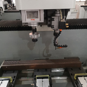 Máquina de perforación y roscado de fricción térmica CNC con taladro de flujo - Product Image 3