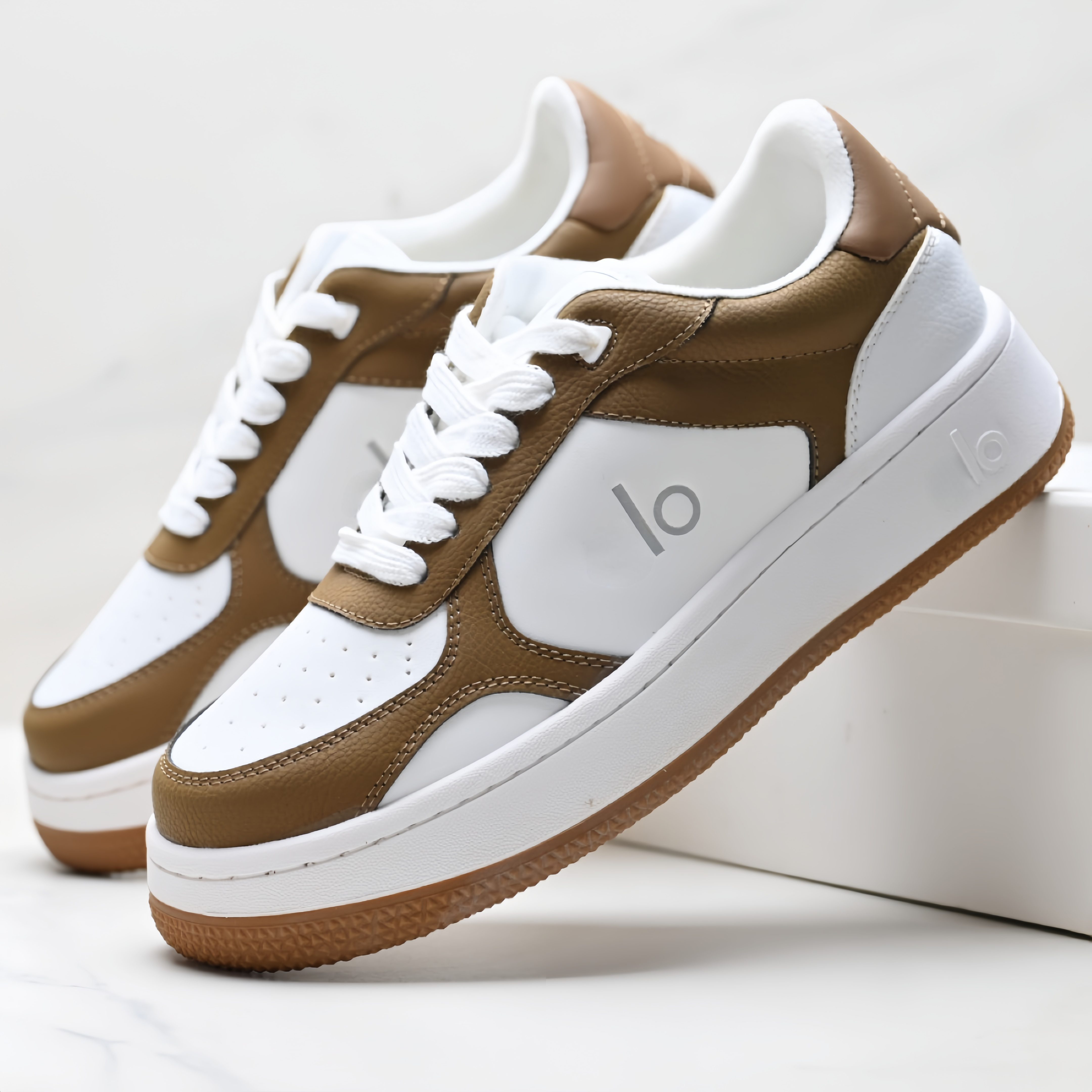 สีน้ำตาล