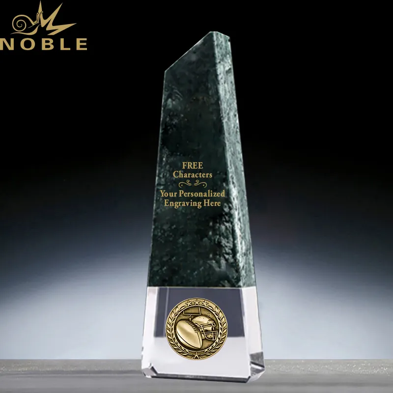 Troféu de obelisco de mármore com medalhas de metal personalizadas