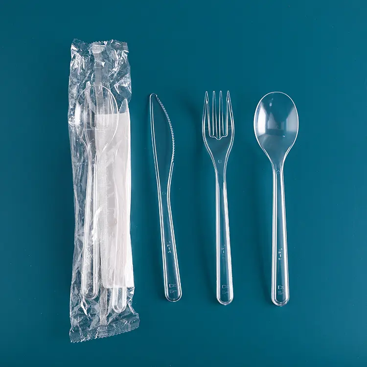 Pabrik 4.2g 180mm ps sendok plastik sekali pakai dan garpu Set alat makan plastik dibungkus bening sekali pakai dengan pisau, garpu, dan sendok