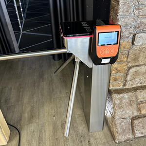 RFID считыватель с Qr-кодом считыватель в одном устройстве использования на автобусных транспортных средствах - Product Image 2
