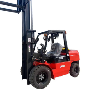 EPA 4WD ile 5 Ton dizel Forklift güç kaynağı olarak inşaat ve çiftlik palet taşıyıcı dizel motor kullanılır