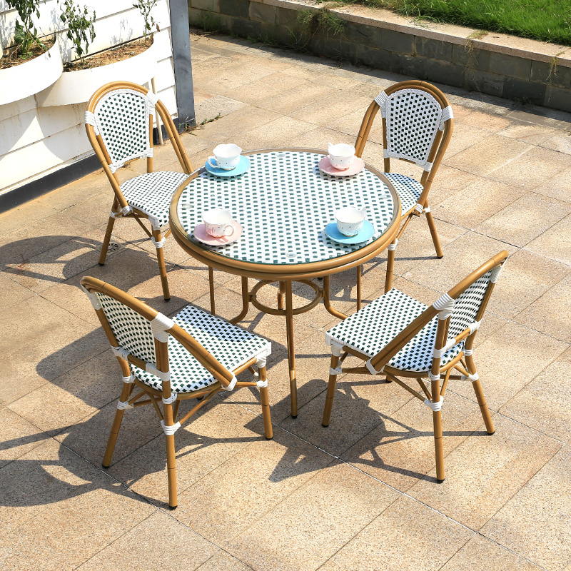 80cm round table and 4 chairs
