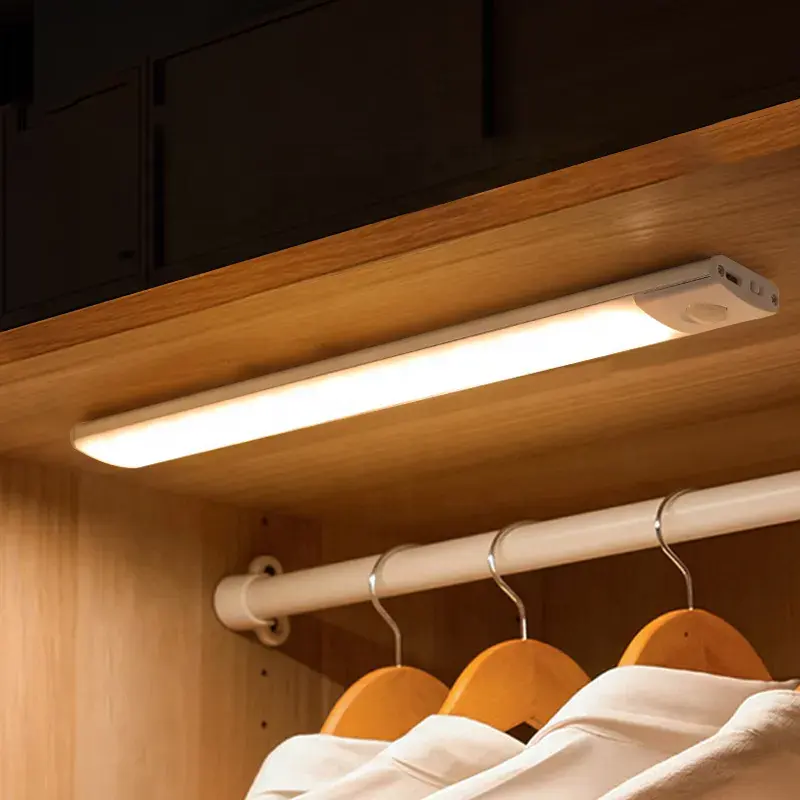 Lampada da notte con sensore di movimento IR a Led portatile senza fili di vendita calda sotto la luce dell'armadio