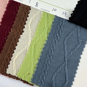 รูปแบบที่กำหนดเอง98% โพลีเอสเตอร์2% แปนเด็กซ์ถักนุ่มข้าม X Jacquard Hacci ผ้าฤดูหนาวเสื้อกันหนาวผ้า220gsm สีเทา - Product Image 3