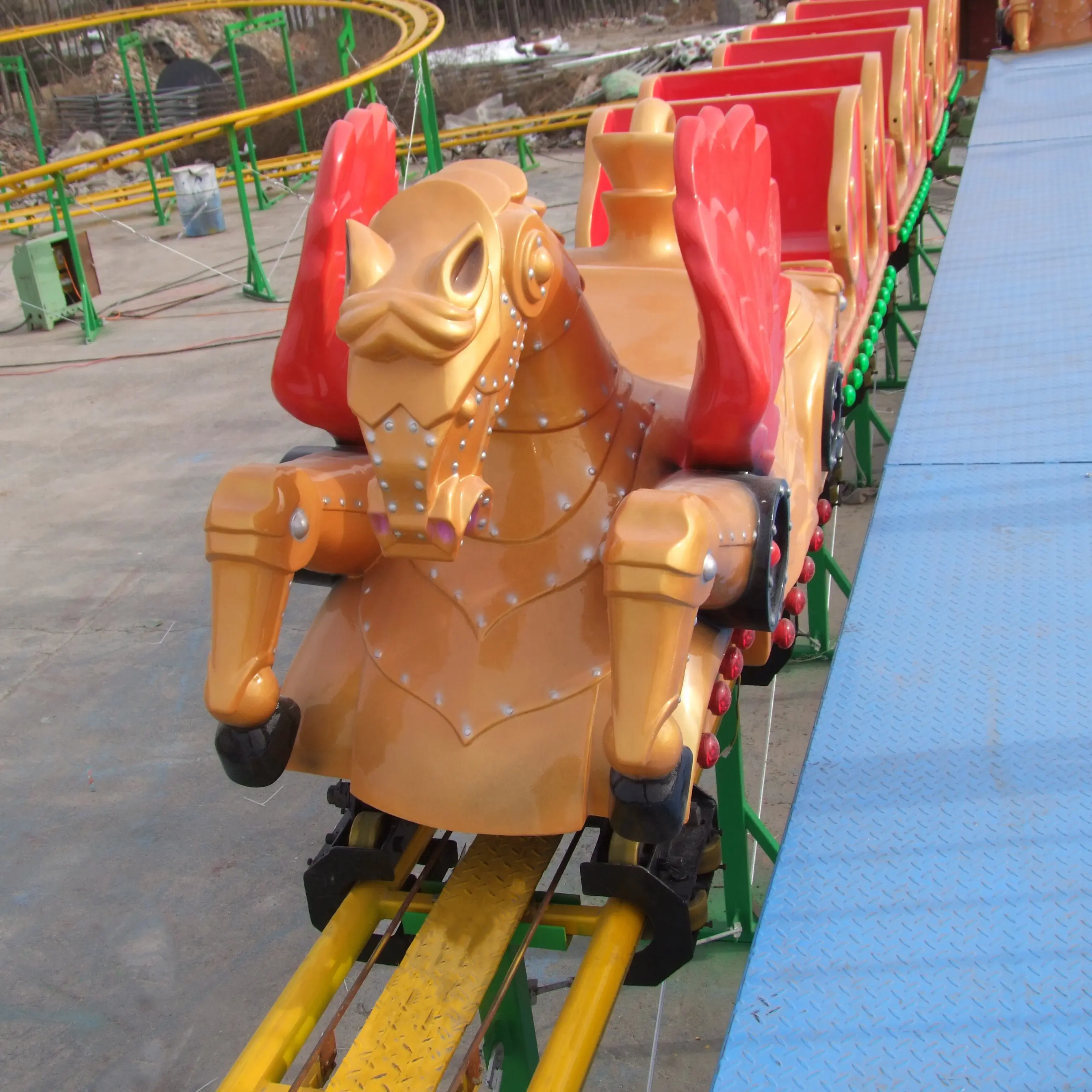 Diskon Besar-besaran Mainan Kuda Terbang untuk Anak-anak, Kendaraan Roller Coaster Halaman Belakang