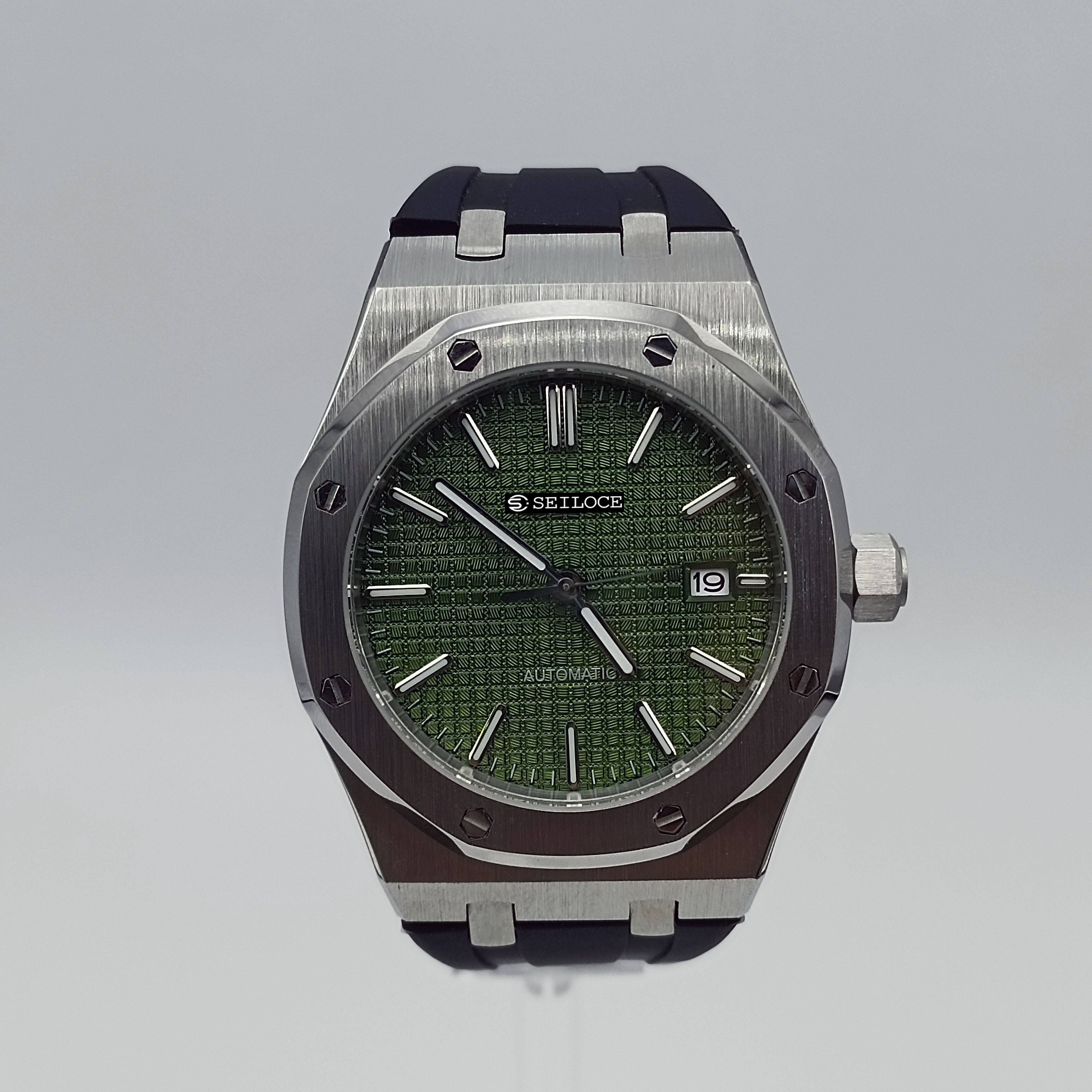 Boîtier argenté + cadran vert foncé