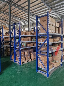 Orijinal Schneiders elektrik EZD <span class=keywords><strong>EZC</strong></span> MCCB 4P 63A/<span class=keywords><strong>100A</strong></span>/160A/Leakage/400A/630A kaçak koruma ile kalıplı durumda devre kesici
