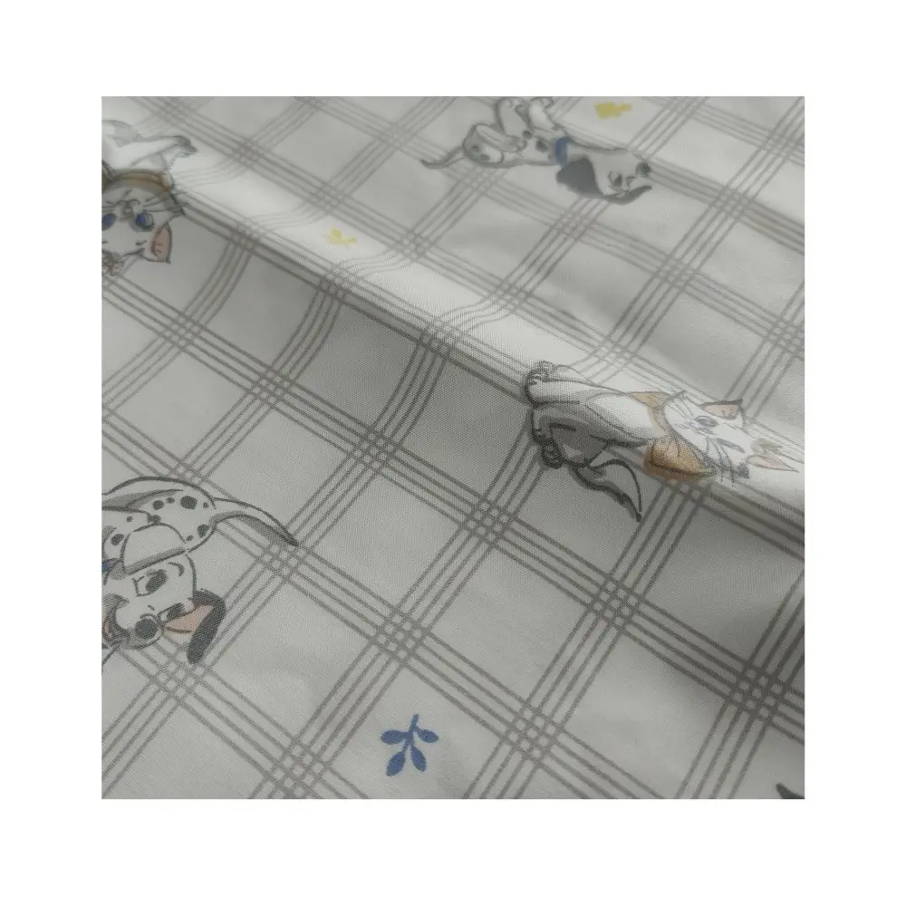 도매 100 폴리 에스테르 패브릭 부드러운 솔질 개와 고양이 패턴 디자인 패브릭 분산 패브릭 침대 시트