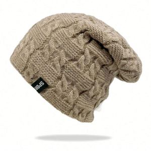 Женская вязаная шерстяная шапка с логотипом - Product Image 2