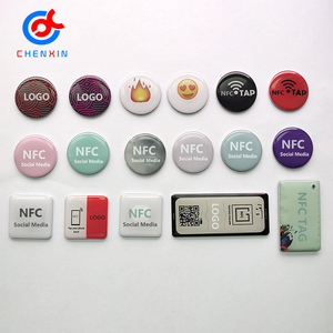 Chenxin Custom13.56mhz NFC Ntag215 çip uniqure QR kodu RFID etiketi Logo baskı akıllı dokunmatik epoksi anahtarlık ile sosyal medya etiketi - Product Image 4