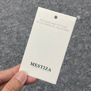 Ropa de alta calidad, etiqueta oscilante de forma irregular, logotipo grabado, etiqueta de tela de lona, etiqueta colgante de ropa impresa personalizada con cuerda - Product Image 4