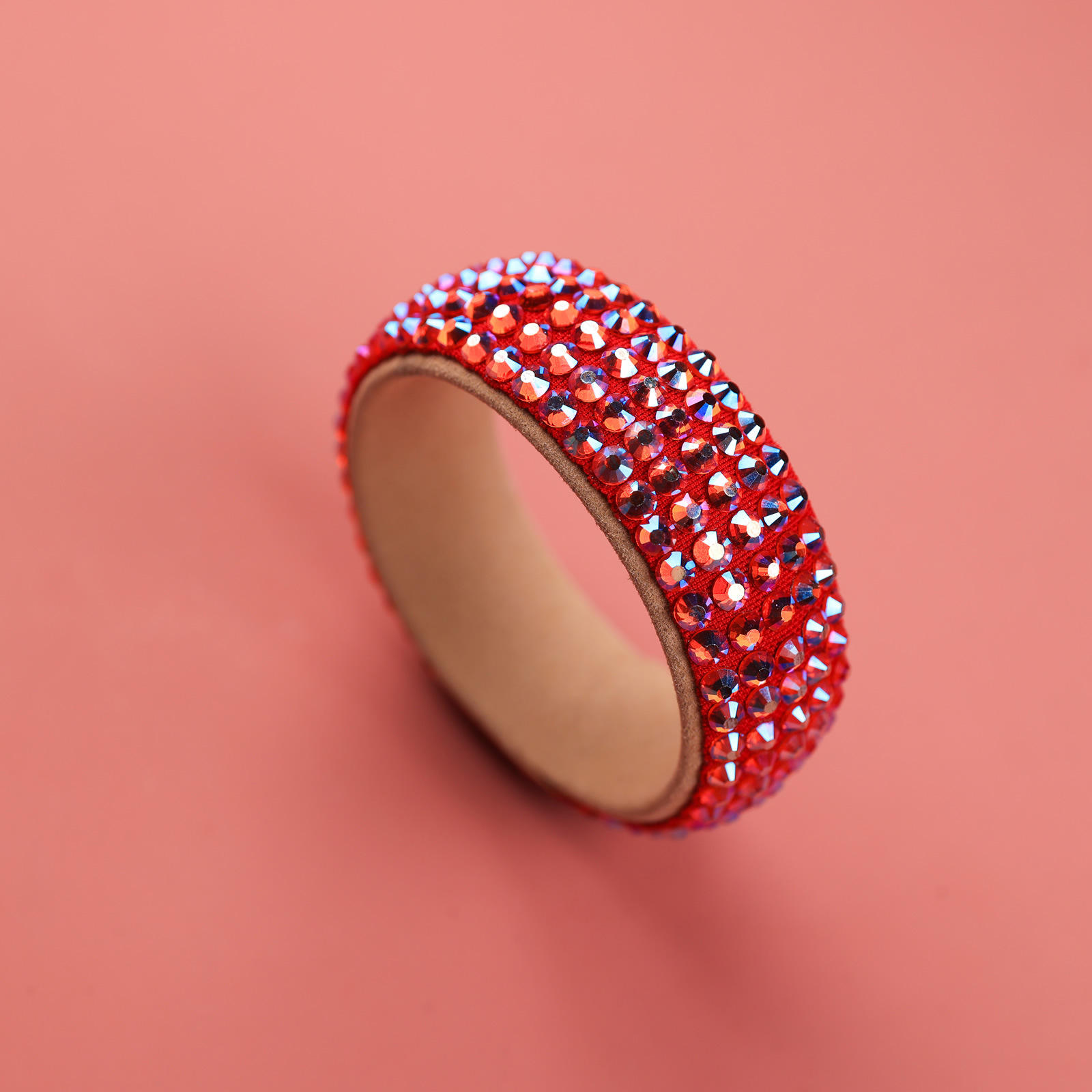 5 rangées de diamants-rouge vif