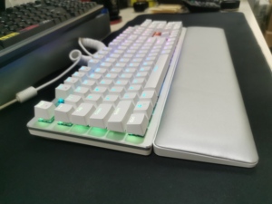 发光二极管背光RGB机械键盘104键帽打字机键盘游戏 - Product Image 5