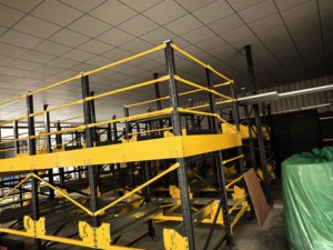 Sistema de estanterías de lanzadera de acero de alta capacidad de carga Estante de lanzadera de paleta automático Estante de almacén de almacenamiento de alta resistencia - Product Image 2