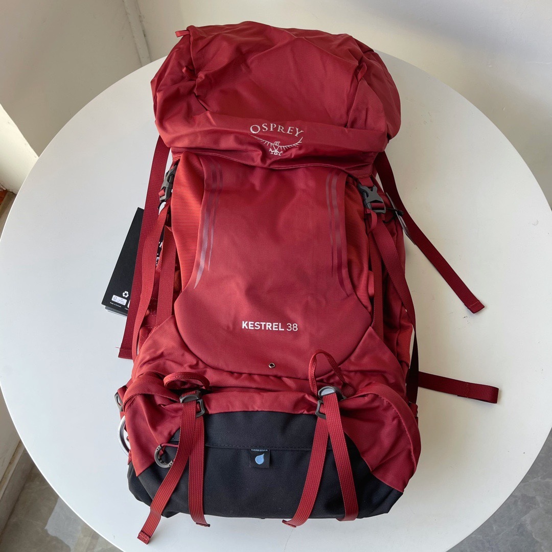 38L Red