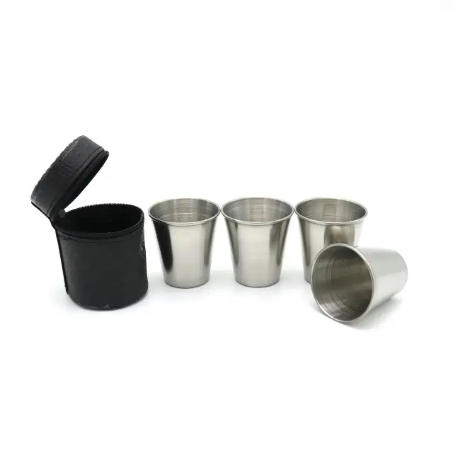 प्रीमियम सस्ते 1oz/30ml स्टेनलेस स्टील कॉकटेल पेय शॉट ग्लास कप पीहू पु चमड़े के साथ ले जाने के मामले