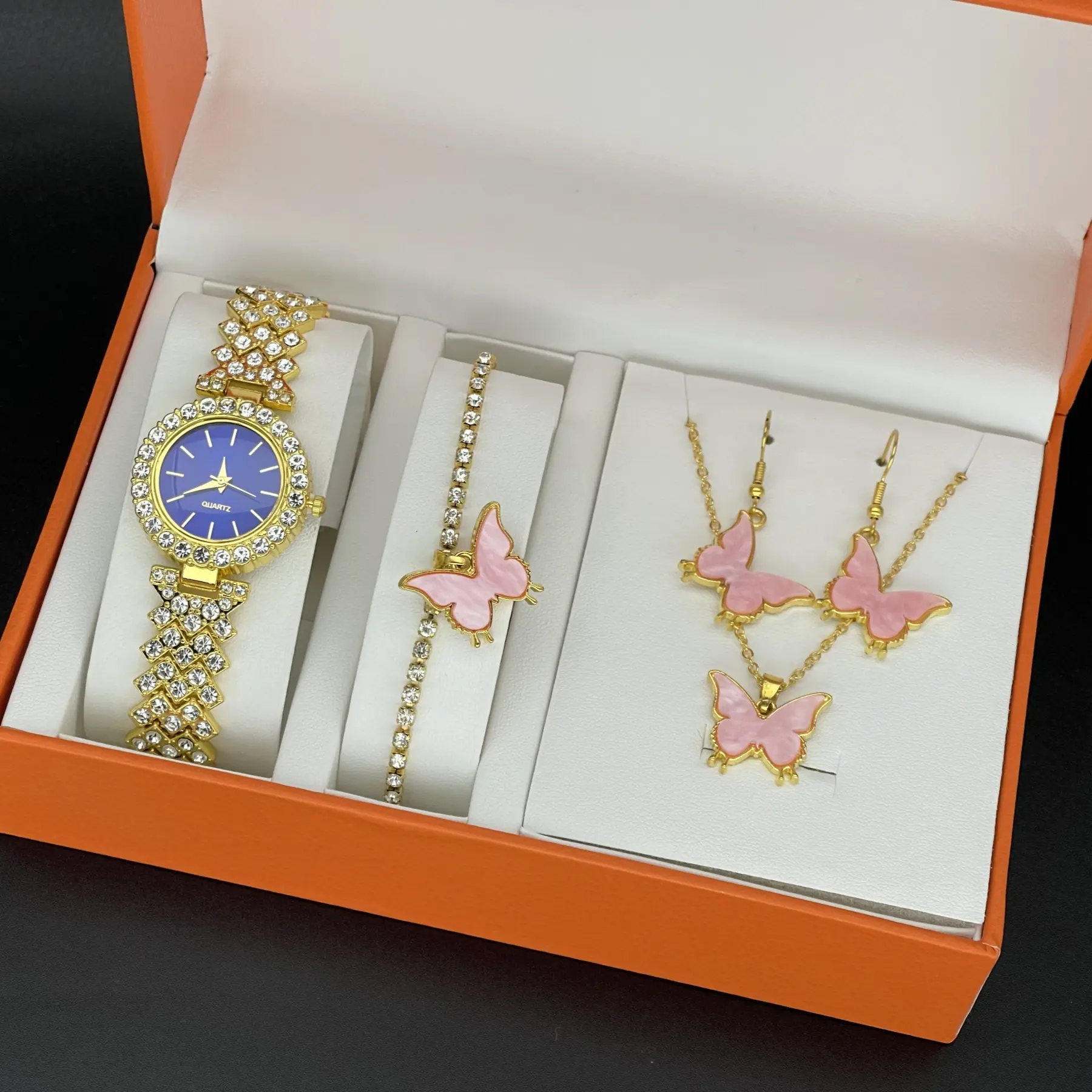 Set regalo 2024 di lusso con collana di anelli alla moda Set bracciale gioielli farfalla da donna orologio da polso al quarzo