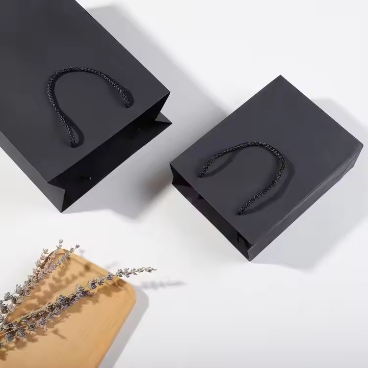 Sac de courses personnalisé en papier noir