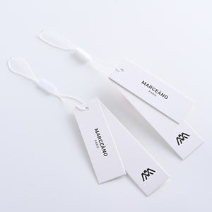 Etiquetas colgantes de papel de superficie mate personalizadas, etiquetas de ropa de lujo, etiquetas de precio de ropa para ropa, etiquetas colgantes con cuerda - Product Image 1