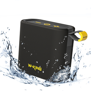 W-KING D2新しい屋外防水ポータブルワイヤレスBT5.0スピーカーサブウーファーベースTFFMラジオアシストミニポータブルスピーカー