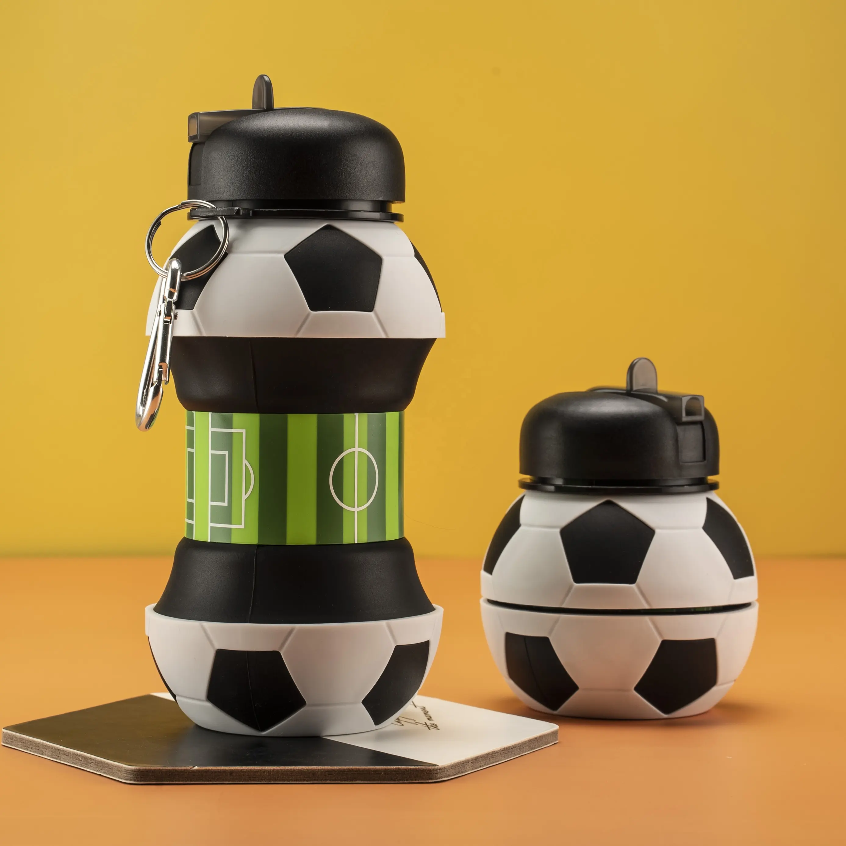 Ballon de football créatif sports de plein air 500ml voyage Silicone bouteille Sport pliant bouteille d'eau Collapsibel avec Logo