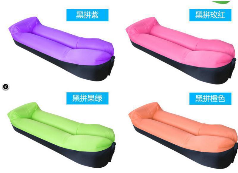 Modelo de almohada de color aleatorio.