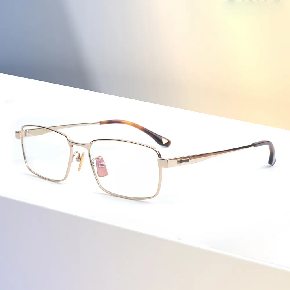 핫 세일 일본 인기있는 티타늄 안경 프레임 안티 블루 라이트 컴퓨터 OEM 눈 유리 프레임 여성 남성용 광학 안경