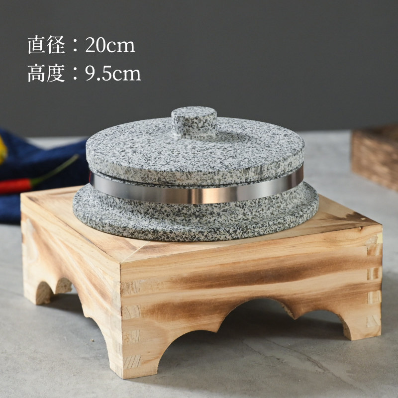 Natural stone fortress, 20 cm in diameter, with lid and planks.