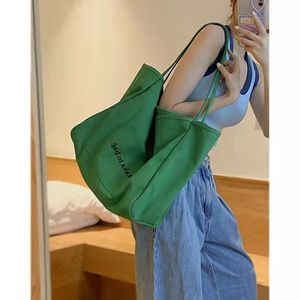 <strong>The</strong> Latest Fashion Designer <strong>Bags</strong> Are of High Quality and Top Quality. - Product Image 4