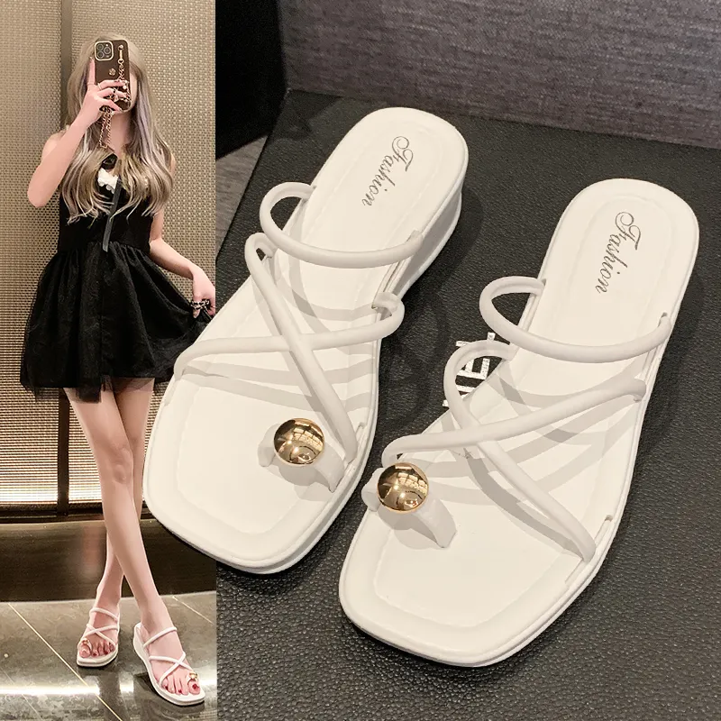 Wholesale Southeast Asia all-match plain casual shoes women students and teenagers multi-functional slippers cheap sandals