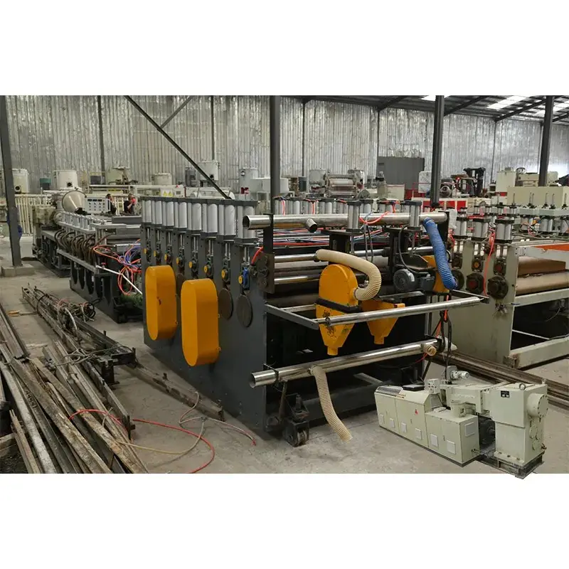 Máquina de fabricación de tableros usados Línea de producción de tableros de PVC de tablero de espuma