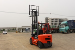VMAX 迷你叉车 1.5 吨 2 吨 2.5 吨 3 吨 3.5 吨叉车 CPQD30 带日本发动机自动便宜销售汽油 - Product Image 4