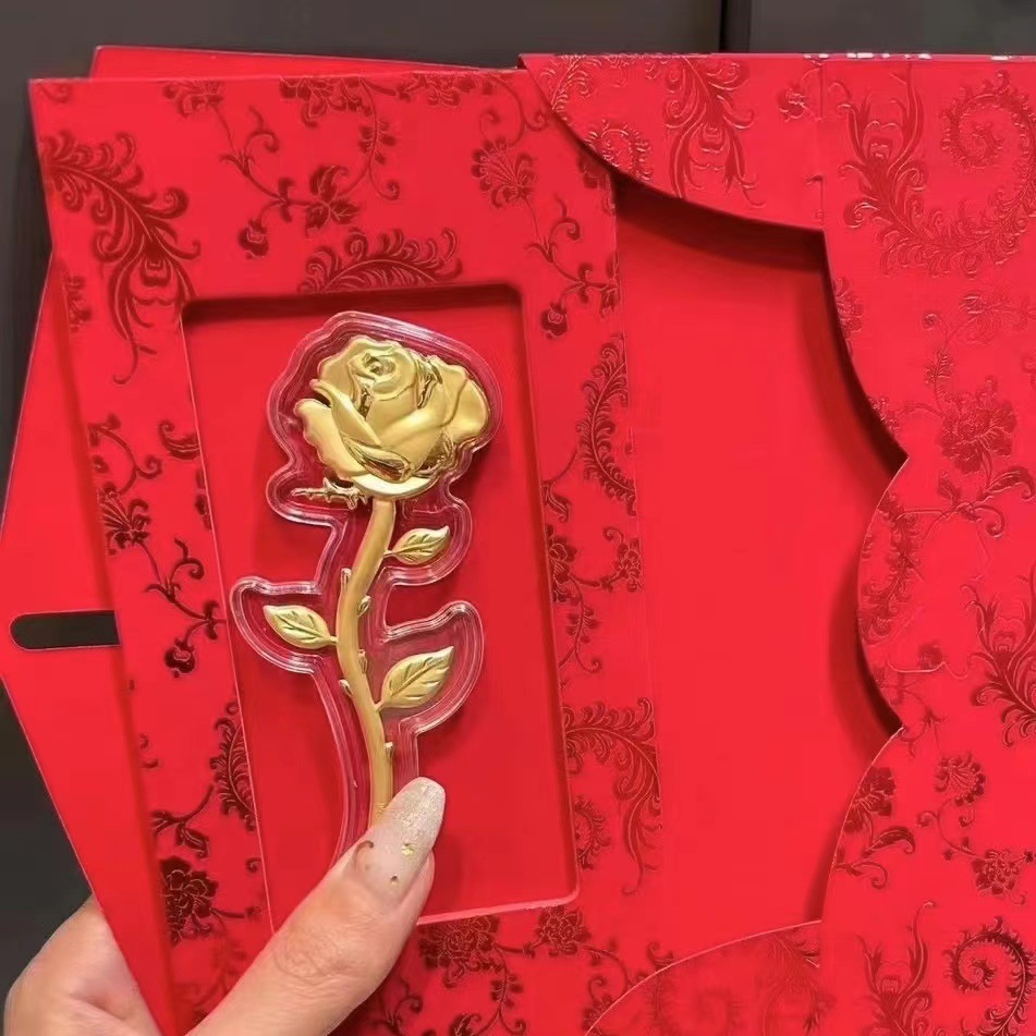 Emballage rouge acrylique rose doré