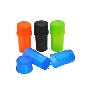 适用于旅行的塑料草药研磨机3层烟草破碎机气密烟草储物箱