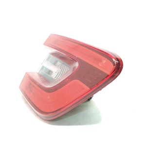 PILOTO TRASERO IZQUIERDOインテリアルノー使用7357000 - Product Image 2