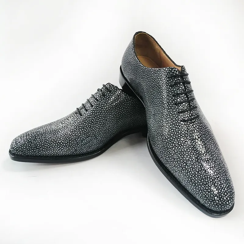 Goodyear welt scarpe classiche da uomo artigianali in vera pelle Stingray italiana scarpe da uomo per festa di nozze scarpe di marca personalizzate per gli uomini